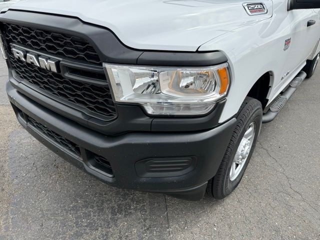 Ram 2500 Vehicle Full-screen Gallery Image 09