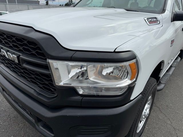 Ram 2500 Vehicle Full-screen Gallery Image 10