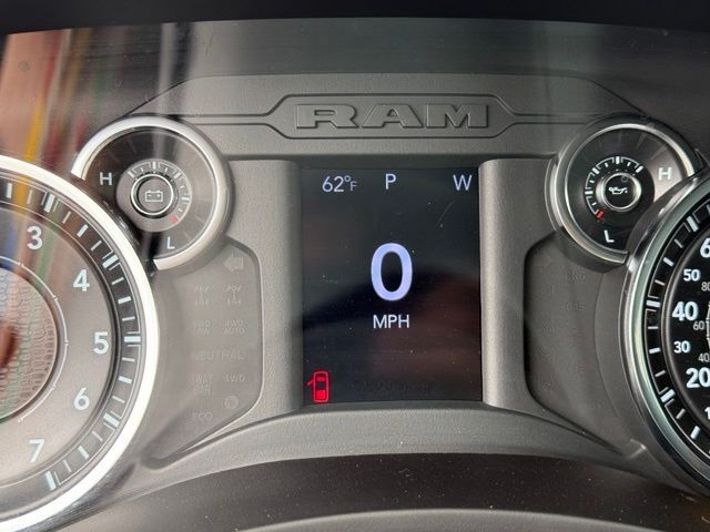 Ram 2500 Vehicle Full-screen Gallery Image 12