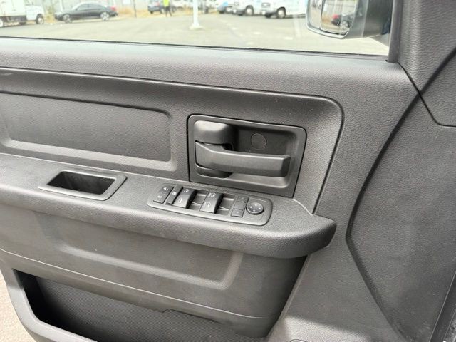 Ram 2500 Vehicle Full-screen Gallery Image 19