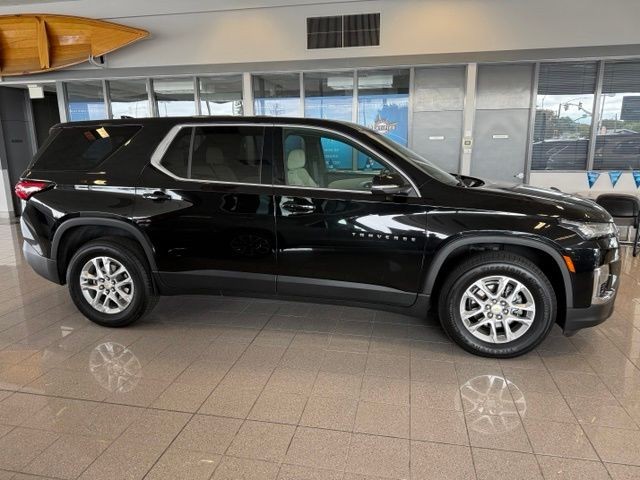 Chevrolet Traverse Vehicle Full-screen Gallery Image 03