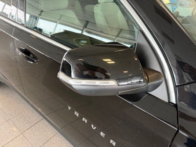 Chevrolet Traverse Vehicle Full-screen Gallery Image 12