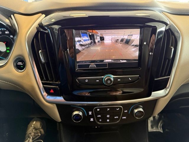 Chevrolet Traverse Vehicle Full-screen Gallery Image 16