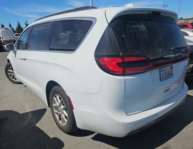 Chrysler Pacifica Vehicle Full-screen Gallery Image 03