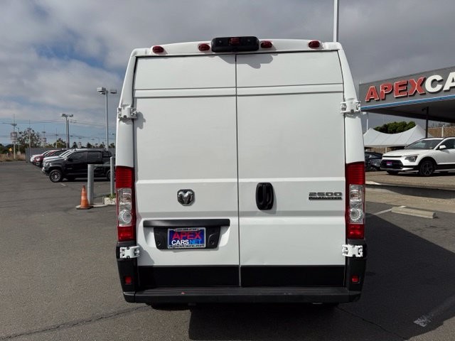 Ram ProMaster Cargo Van Vehicle Full-screen Gallery Image 05