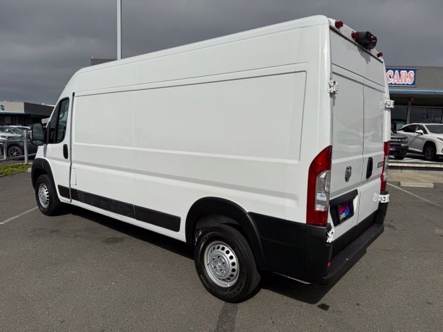 Ram ProMaster Cargo Van Vehicle Full-screen Gallery Image 06