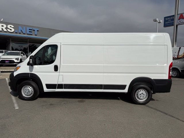 Ram ProMaster Cargo Van Vehicle Full-screen Gallery Image 07