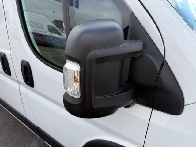 Ram ProMaster Cargo Van Vehicle Full-screen Gallery Image 13
