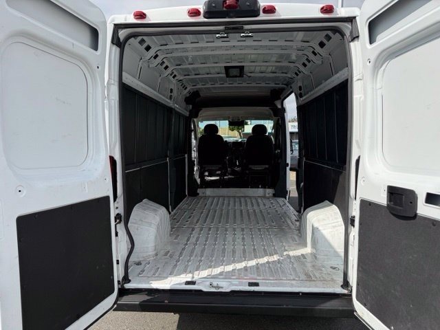 Ram ProMaster Cargo Van Vehicle Full-screen Gallery Image 19