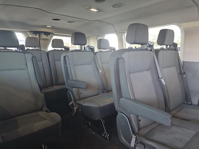 Ford Transit Passenger Wagon Vehicle Full-screen Gallery Image 03