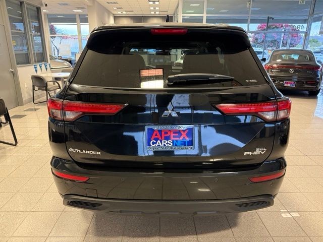 Mitsubishi Outlander PHEV Vehicle Full-screen Gallery Image 05