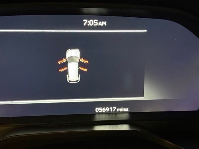 Mitsubishi Outlander PHEV Vehicle Full-screen Gallery Image 12