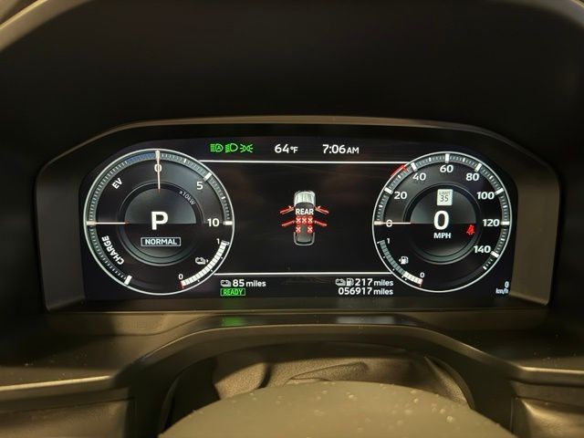 Mitsubishi Outlander PHEV Vehicle Full-screen Gallery Image 13