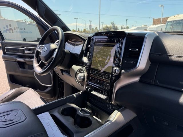 Ram 1500 Vehicle Full-screen Gallery Image 02
