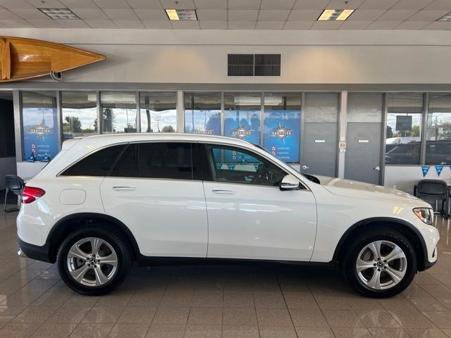 Mercedes-Benz GLC Vehicle Full-screen Gallery Image 07
