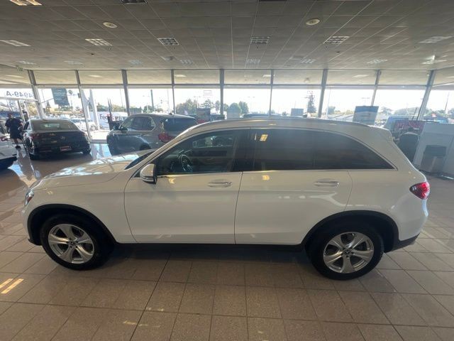 Mercedes-Benz GLC Vehicle Full-screen Gallery Image 15