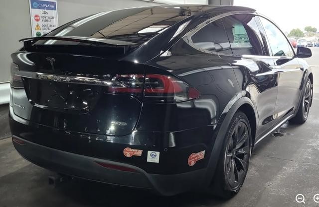 Tesla Model X Vehicle Full-screen Gallery Image 02