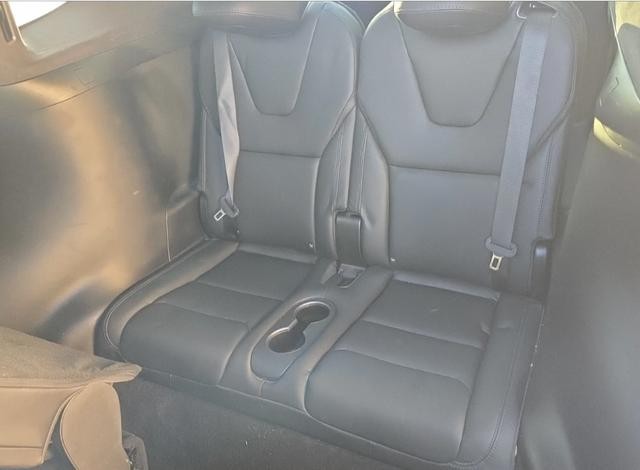 Tesla Model X Vehicle Full-screen Gallery Image 08