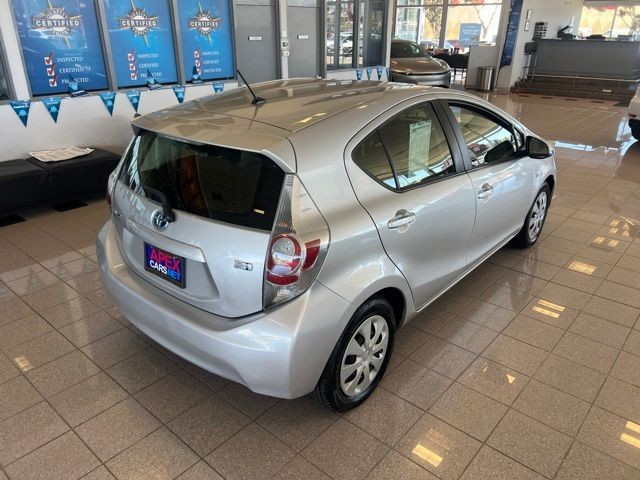 Toyota Prius c Vehicle Full-screen Gallery Image 02