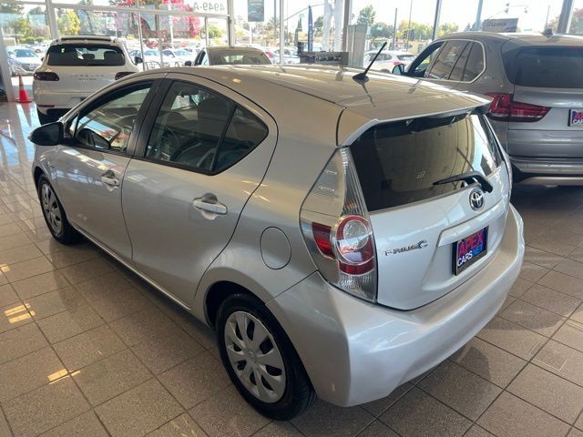 Toyota Prius c Vehicle Full-screen Gallery Image 13