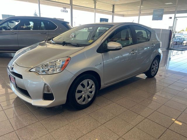 Toyota Prius c Vehicle Full-screen Gallery Image 15