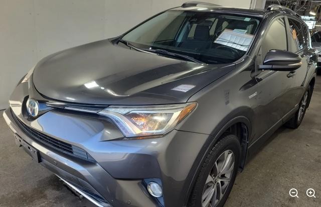 Toyota RAV4 Hybrid Vehicle Full-screen Gallery Image 03