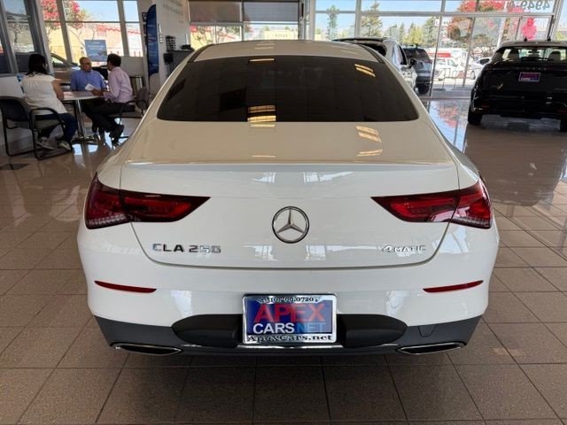 Mercedes-Benz CLA Vehicle Full-screen Gallery Image 04