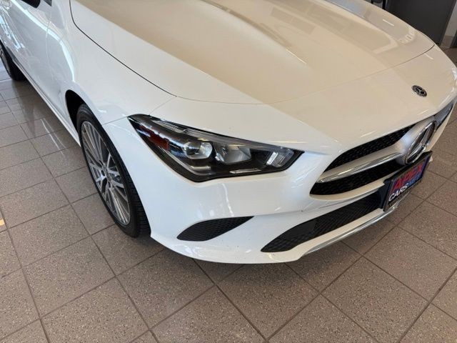 Mercedes-Benz CLA Vehicle Full-screen Gallery Image 08