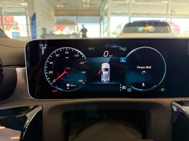 Mercedes-Benz CLA Vehicle Full-screen Gallery Image 12