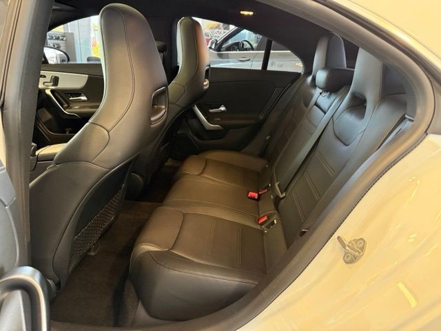 Mercedes-Benz CLA Vehicle Full-screen Gallery Image 19