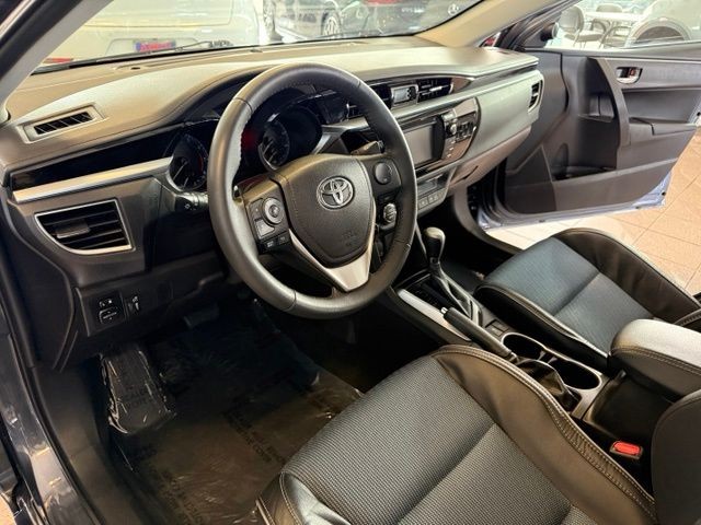 Toyota Corolla Vehicle Full-screen Gallery Image 02