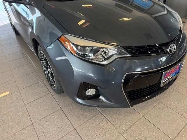 Toyota Corolla Vehicle Full-screen Gallery Image 09