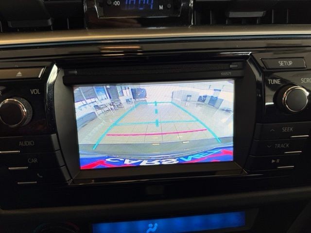Toyota Corolla Vehicle Full-screen Gallery Image 15