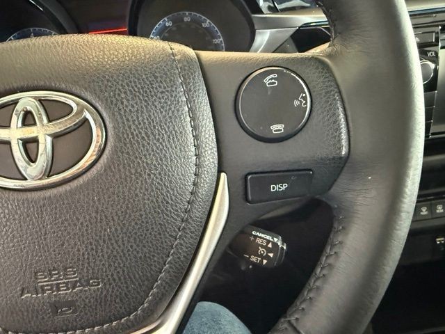 Toyota Corolla Vehicle Full-screen Gallery Image 18