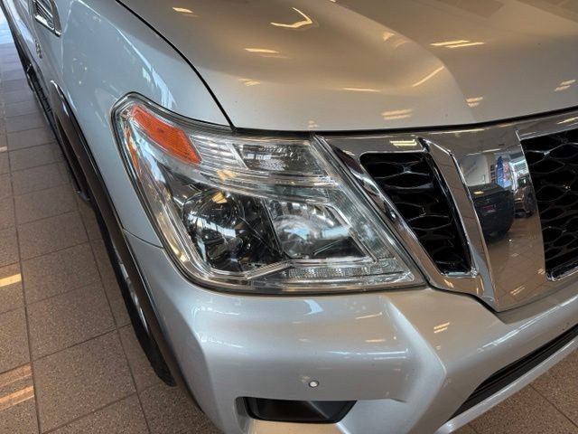 Nissan Armada Vehicle Full-screen Gallery Image 10