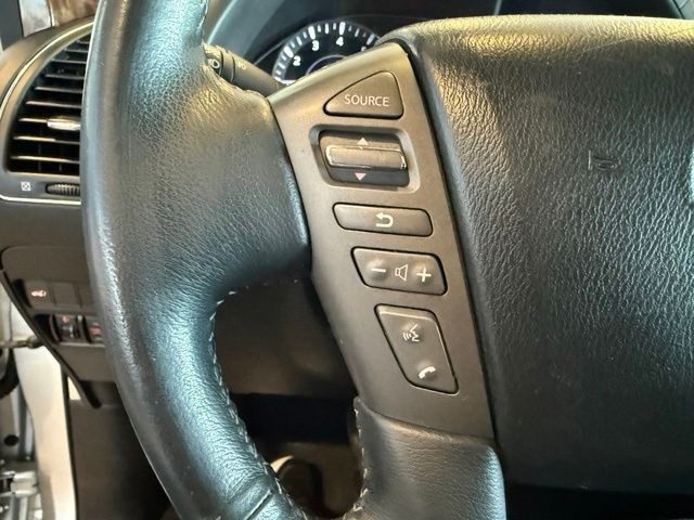 Nissan Armada Vehicle Full-screen Gallery Image 19