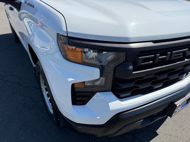 Chevrolet Silverado 1500 Vehicle Full-screen Gallery Image 12
