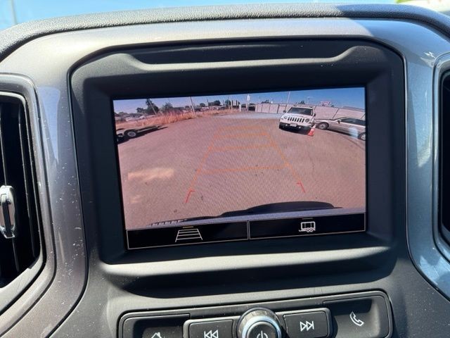 Chevrolet Silverado 1500 Vehicle Full-screen Gallery Image 17