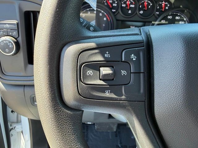 Chevrolet Silverado 1500 Vehicle Full-screen Gallery Image 19