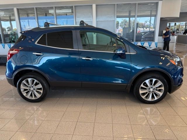 Buick Encore Vehicle Full-screen Gallery Image 03