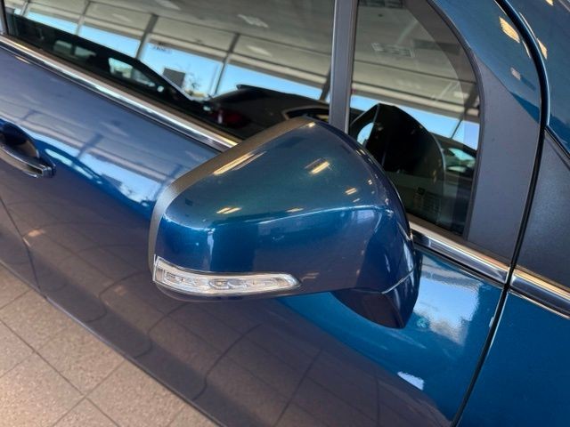 Buick Encore Vehicle Full-screen Gallery Image 12