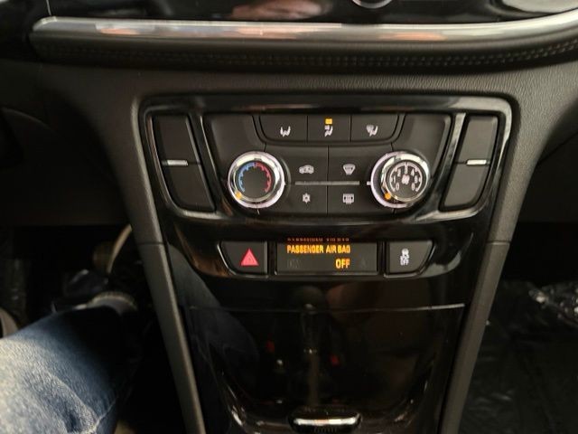 Buick Encore Vehicle Full-screen Gallery Image 16