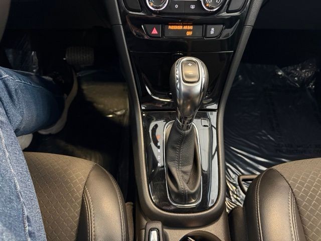 Buick Encore Vehicle Full-screen Gallery Image 17
