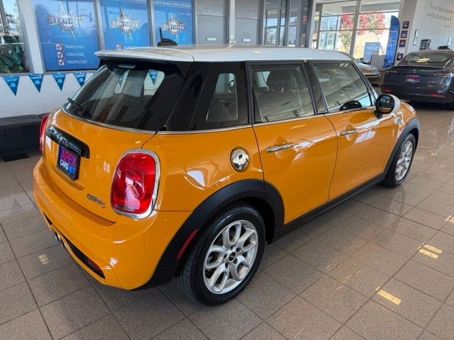 MINI Hardtop 4 Door Vehicle Full-screen Gallery Image 04