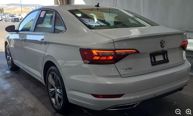Volkswagen Jetta Vehicle Full-screen Gallery Image 02