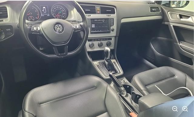 Volkswagen Golf SportWagen Vehicle Full-screen Gallery Image 03