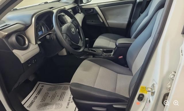 Toyota RAV4 Vehicle Full-screen Gallery Image 02