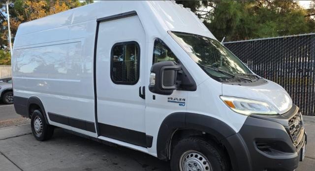 Ram ProMaster Delivery Van BEV Vehicle Full-screen Gallery Image 02