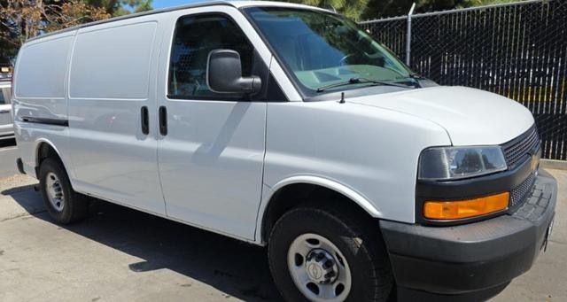 Chevrolet Express Cargo Van Vehicle Full-screen Gallery Image 02