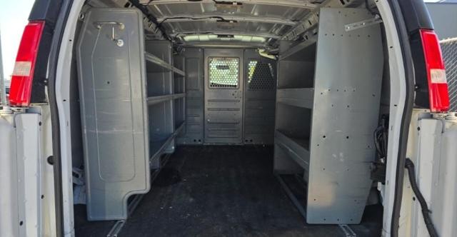 Chevrolet Express Cargo Van Vehicle Full-screen Gallery Image 05